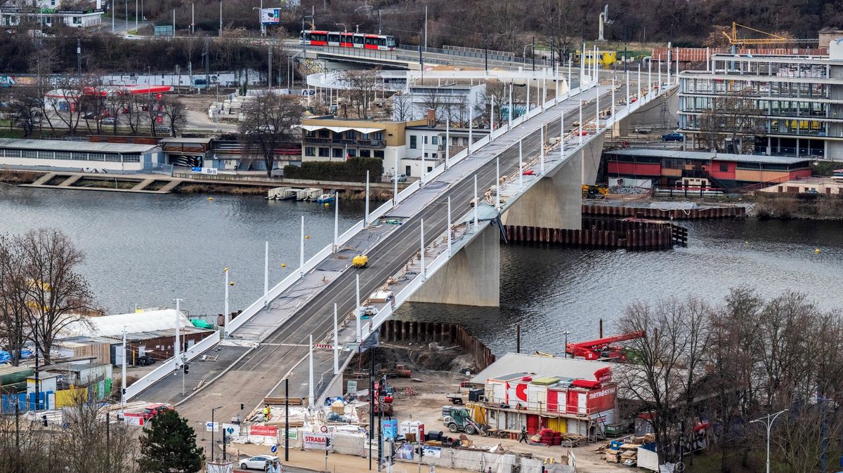 Nový pražský most má definitivně své jméno. Ponese název Dvorecký